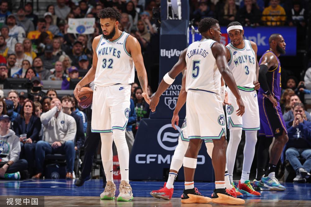 面临艰难的 面临艰难的